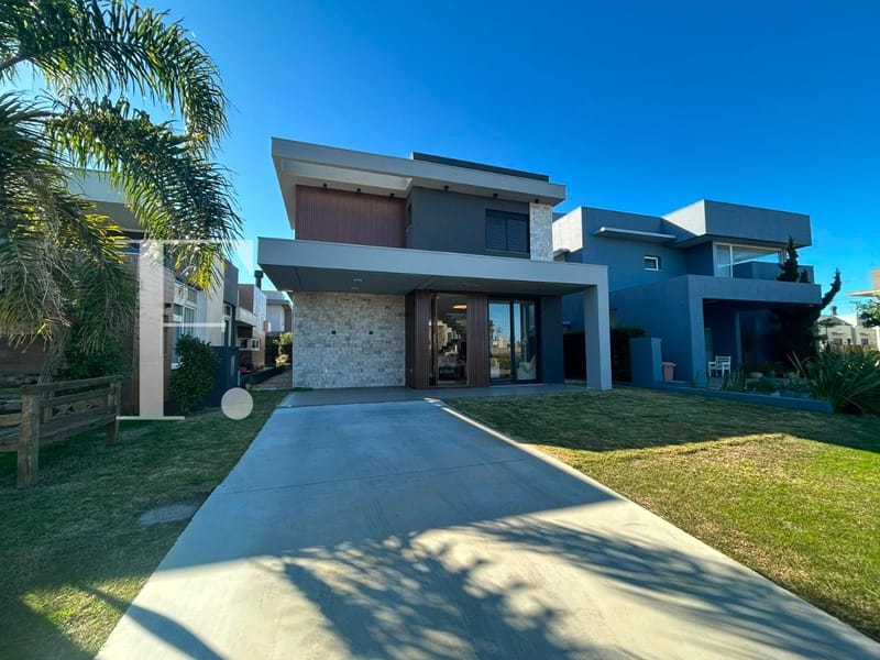 Sobrado com 207m², 4 dormitórios, 4 suítes, 2 vagas, Acqualina em Xangri-Lá