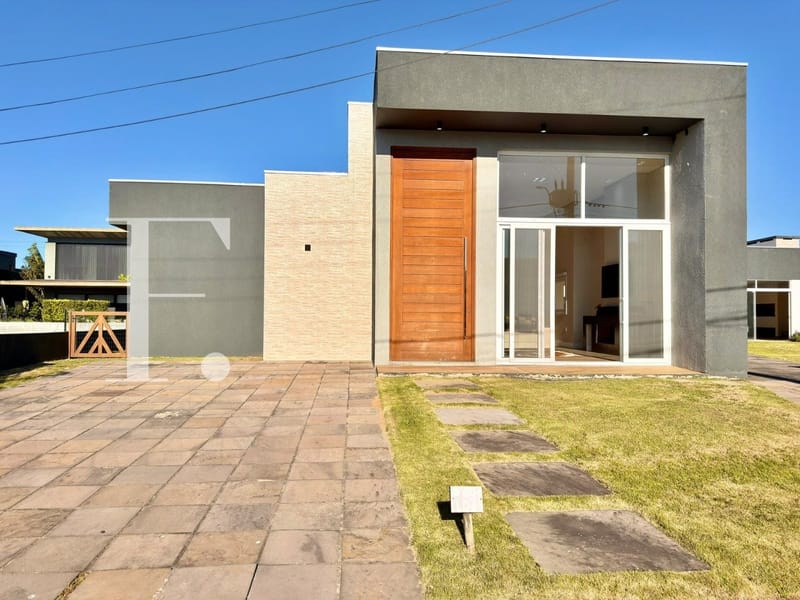 Casa Condomínio com 220m², 3 dormitórios, 3 suítes, 4 vagas, Dubai Resort em Capão da Canoa