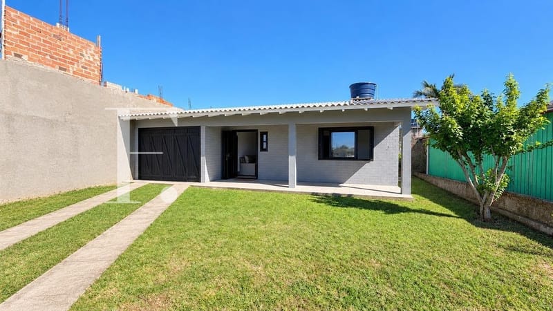 Casa com 102m², 2 dormitórios, 1 vaga, no bairro Rainha do Mar em Xangri-Lá