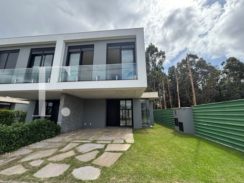 Sobrado com 224m², 3 dormitórios, 3 suítes, 1 vaga, Amaná em Xangri-Lá