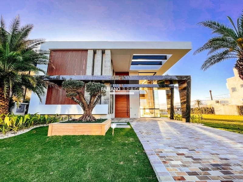 Sobrado com 426m², 5 dormitórios, 5 suítes, 4 vagas, Enseada Lagos em Xangri-Lá