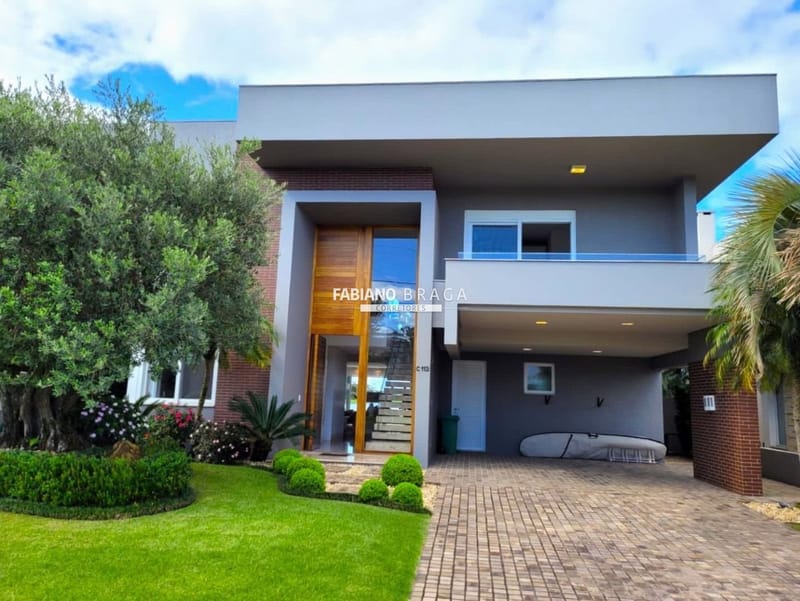 Sobrado com 380m², 5 dormitórios, 5 suítes, 2 vagas, Enseada Lagos em Xangri-Lá