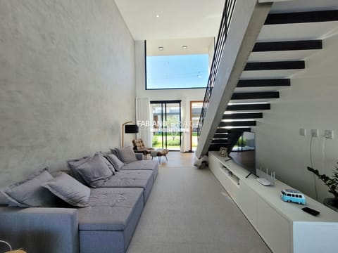 Sobrado com 175m², 3 dormitórios, 3 suítes, 4 vagas, Blue em Xangri-Lá
