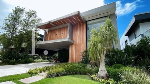 Sobrado com 450m², 5 dormitórios, 5 suítes, 2 vagas, Sense em Xangri-Lá