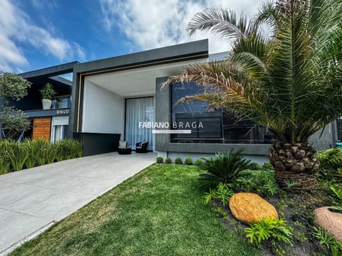 Casa Condomínio com 151m², 4 dormitórios, 2 suítes, 2 vagas, Blue em Xangri-Lá
