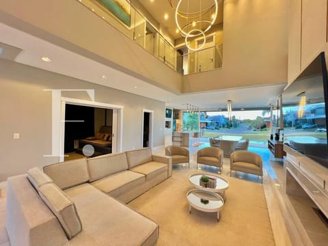 Sobrado com 350m², 4 dormitórios, 4 suítes, 2 vagas, Capão Ilhas Resort em Capão da Canoa