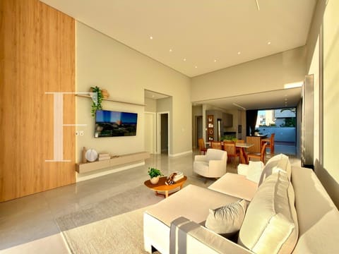 Casa Condomínio com 155m², 4 dormitórios, 4 suítes, 2 vagas, Sunset em Xangri-Lá