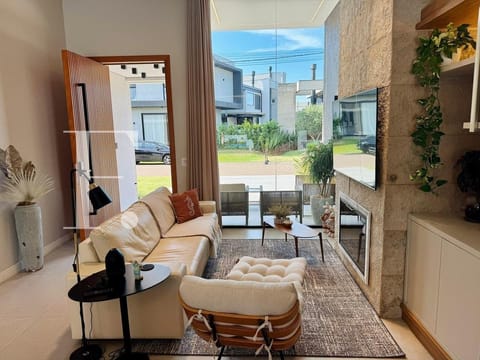 Casa Condomínio com 154m², 3 dormitórios, 3 suítes, 2 vagas, Blue em Xangri-Lá