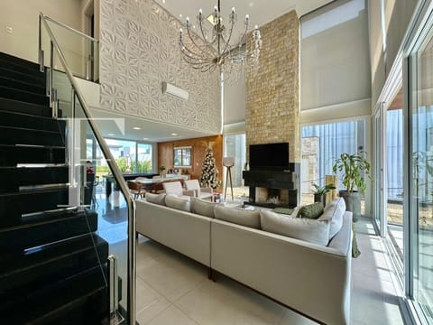 Sobrado com 320m², 4 dormitórios, 3 suítes, 2 vagas, Capão Ilhas Resort em Capão da Canoa