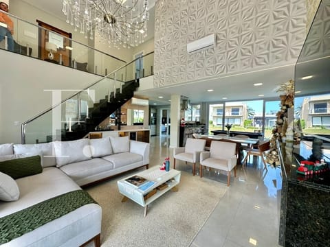 Sobrado com 320m², 4 dormitórios, 3 suítes, 2 vagas, Capão Ilhas Resort em Capão da Canoa
