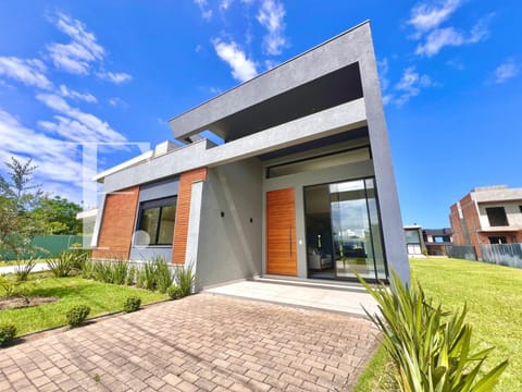 Casa Condomínio com 145m², 4 dormitórios, 4 suítes, 2 vagas, Sunset em Xangri-Lá