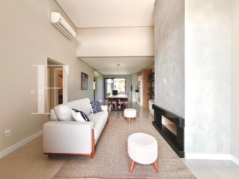 Casa Condomínio com 145m², 4 dormitórios, 4 suítes, 2 vagas, Sunset em Xangri-Lá