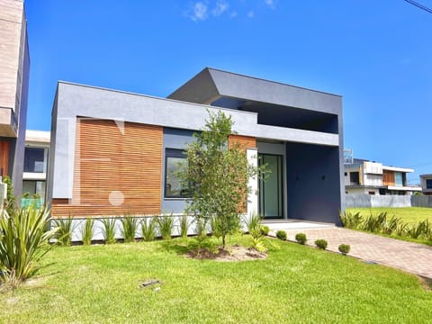 Casa Condomínio com 145m², 4 dormitórios, 4 suítes, 2 vagas, Sunset em Xangri-Lá
