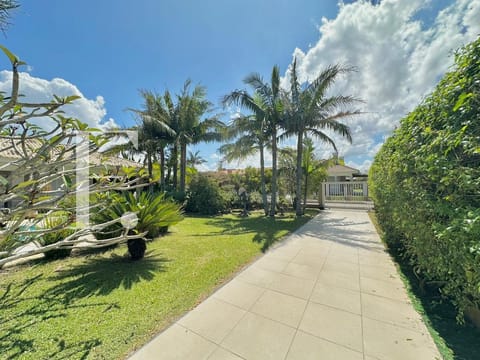 Casa com 187m², 4 dormitórios, 2 suítes, 4 vagas, no bairro Atlântida em Xangri-Lá