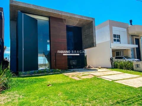 Sobrado com 199m², 4 dormitórios, 4 suítes, 2 vagas, Riviera em Xangri-Lá