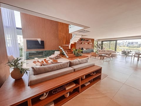 Sobrado com 415m², 6 dormitórios, 6 suítes, 2 vagas, Enseada Lagos em Xangri-Lá