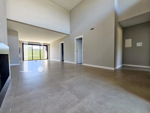 Casa Condomínio com 150m², 4 dormitórios, 4 suítes, 2 vagas, Sunset em Xangri-Lá