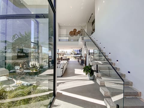 Sobrado com 436m², 5 dormitórios, 5 suítes, 2 vagas, Sense em Xangri-Lá