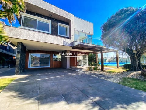 Sobrado com 395m², 5 dormitórios, 5 suítes, Playa Vista em Xangri-Lá