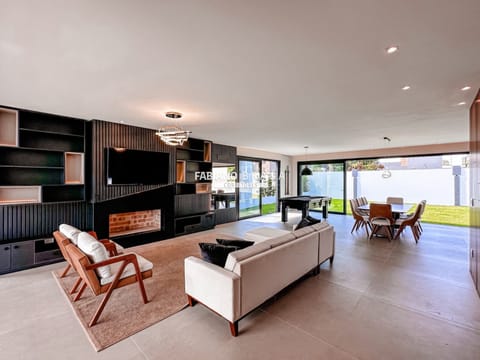 Sobrado com 222m², 4 dormitórios, 4 suítes, Sea Coast em Xangri-Lá