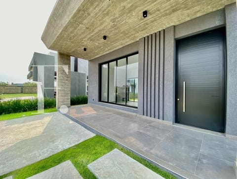 Casa Condomínio com 170m², 4 dormitórios, 4 suítes, 3 vagas, Dubai Resort em Capão da Canoa