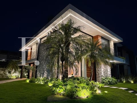 Sobrado com 273m², 4 dormitórios, 4 suítes, 2 vagas, Sunset em Xangri-Lá