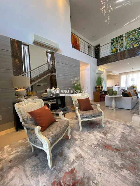 Sobrado com 456m², 5 dormitórios, 5 suítes, 2 vagas, Enseada Lagos em Xangri-Lá