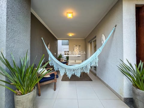 Casa Condomínio com 155m², 3 dormitórios, 3 suítes, 2 vagas, Las Palmas em Xangri-Lá