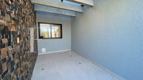 Casa com 80m², 2 dormitórios, 1 suíte, 1 vaga, no bairro Rainha do Mar em Xangri-Lá