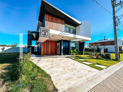 Sobrado com 250m², 5 dormitórios, 5 suítes, 2 vagas, Amare Home Resort em Xangri-Lá