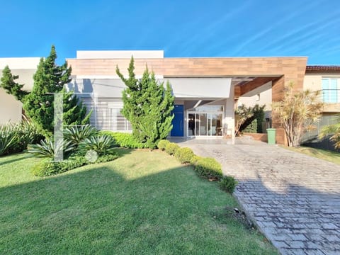 Casa Condomínio com 235m², 4 dormitórios, 4 suítes, 2 vagas, Ventura Club em Xangri-Lá