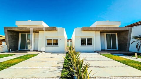 Casa com 150m², 3 dormitórios, 3 suítes, 2 vagas, no bairro Arpoador em Xangri-Lá