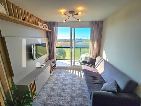 Apartamento com 65m², 2 dormitórios, 1 suíte, 1 vaga, Thera Santorini em Xangri-Lá