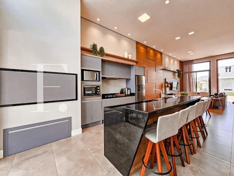 Casa com 145m², 3 dormitórios, 3 suítes, 2 vagas, Santorini em Xangri-Lá