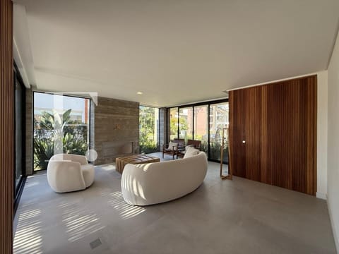 Sobrado com 293m², 4 dormitórios, 4 suítes, 2 vagas, Carmel em Xangri-Lá