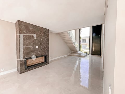 Sobrado com 250m², 4 dormitórios, 4 suítes, 2 vagas, Sunset em Xangri-Lá