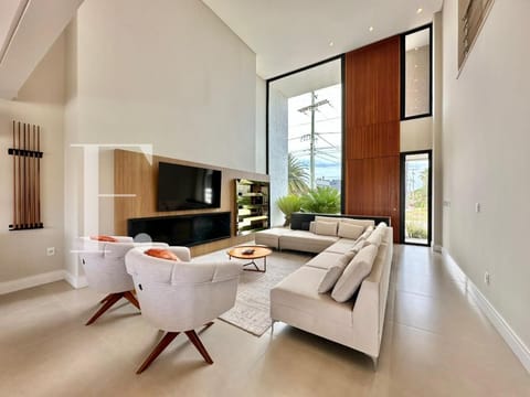 Sobrado com 357m², 4 dormitórios, 2 suítes, 2 vagas, Capão Ilhas Resort em Capão da Canoa