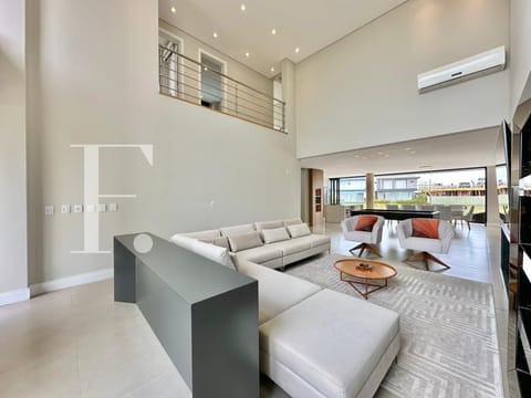 Sobrado com 357m², 4 dormitórios, 2 suítes, 2 vagas, Capão Ilhas Resort em Capão da Canoa