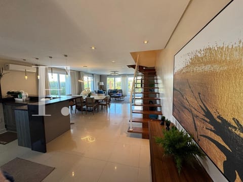 Sobrado com 260m², 4 dormitórios, 4 suítes, 4 vagas, Solanas em Xangri-Lá