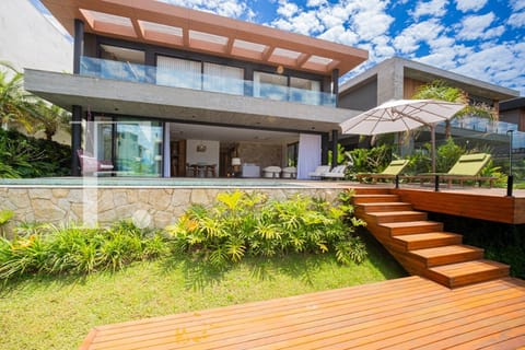 Sobrado com 497m², 5 dormitórios, 5 suítes, 2 vagas, Sense em Xangri-Lá