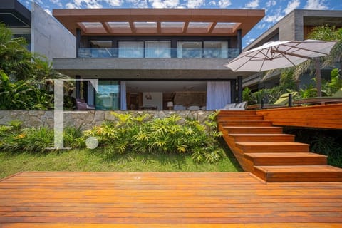 Sobrado com 497m², 5 dormitórios, 5 suítes, 2 vagas, Sense em Xangri-Lá
