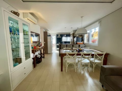 Sobrado com 139m², 4 dormitórios, 1 suíte, 2 vagas, Pacific em Xangri-Lá