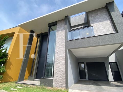 Sobrado com 180m², 3 dormitórios, 3 suítes, 2 vagas, Capão Ilhas Resort em Capão da Canoa
