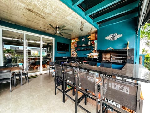 Casa Condomínio com 208m², 4 dormitórios, 4 suítes, 2 vagas, Quintas do Lago em Xangri-Lá