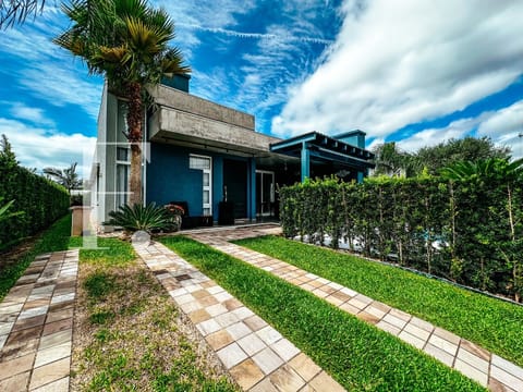 Casa Condomínio com 208m², 4 dormitórios, 4 suítes, 2 vagas, Quintas do Lago em Xangri-Lá