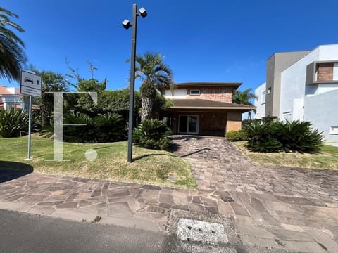 Sobrado com 245m², 4 dormitórios, 4 suítes, 4 vagas, Las Dunas em Xangri-Lá