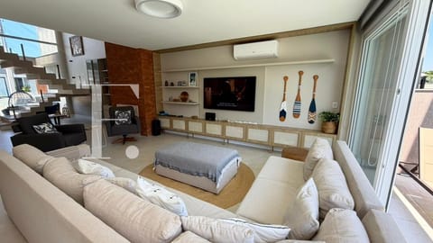 Sobrado com 214m², 4 dormitórios, 4 suítes, Sunset em Xangri-Lá