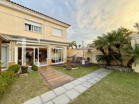 Casa Condomínio com 176m², 3 dormitórios, 1 suíte, 2 vagas, Villas Resort em Xangri-Lá