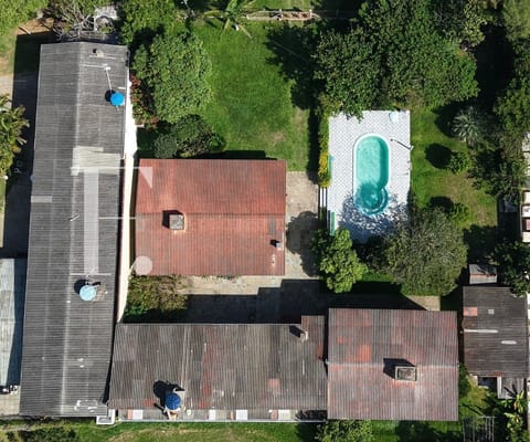 Casa com 186m², 15 dormitórios, 1 suíte, 5 vagas, no bairro Atlântida em Xangri-Lá