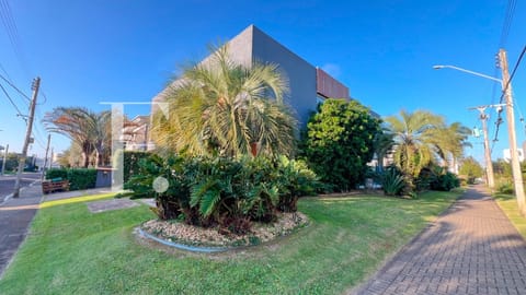 Casa Condomínio com 386m², 3 dormitórios, 3 suítes, 2 vagas, Velas da Marina em Capão da Canoa